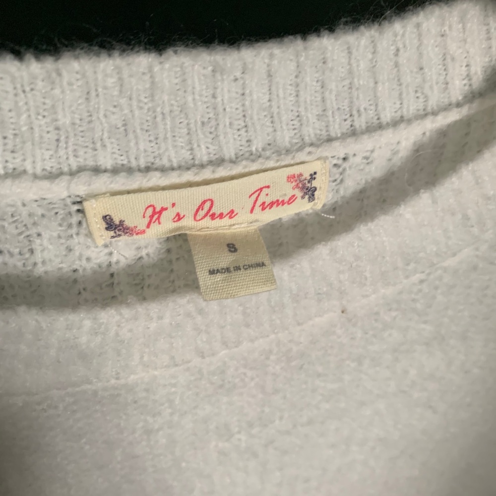 🚨White/Gray Color-block Sweater🚨 - Picture 3 of 4